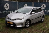 Miniaturansicht von Toyota Auris Elektro+Benzin 99 PS 2013