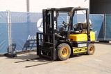 Thumbnail of Forklift VMAX CPQYD25 LPG + Petrol 1600kg 4.5m 2017 New