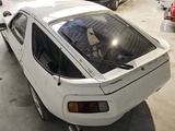 Minituur van Porsche 928 S (project-staat)