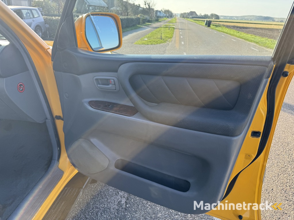 Toyota Landcruiser 100