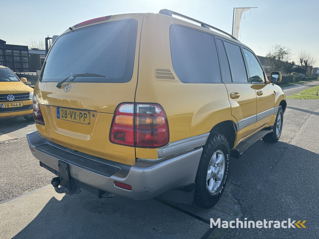 Toyota Landcruiser 100