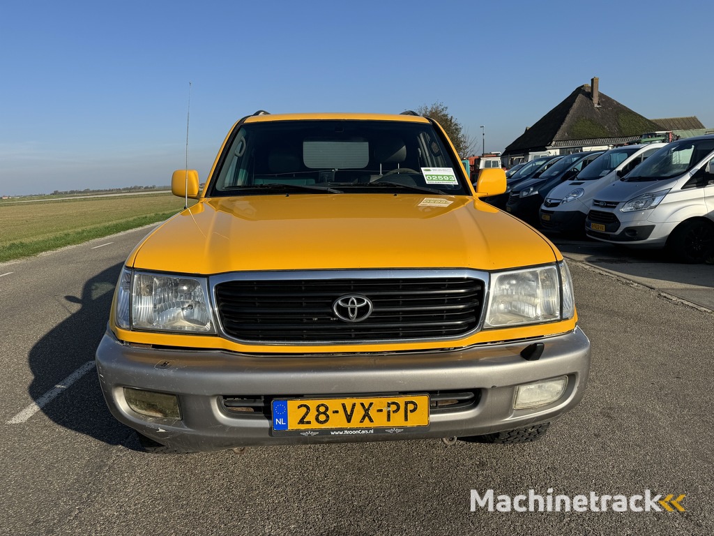 Toyota Landcruiser 100