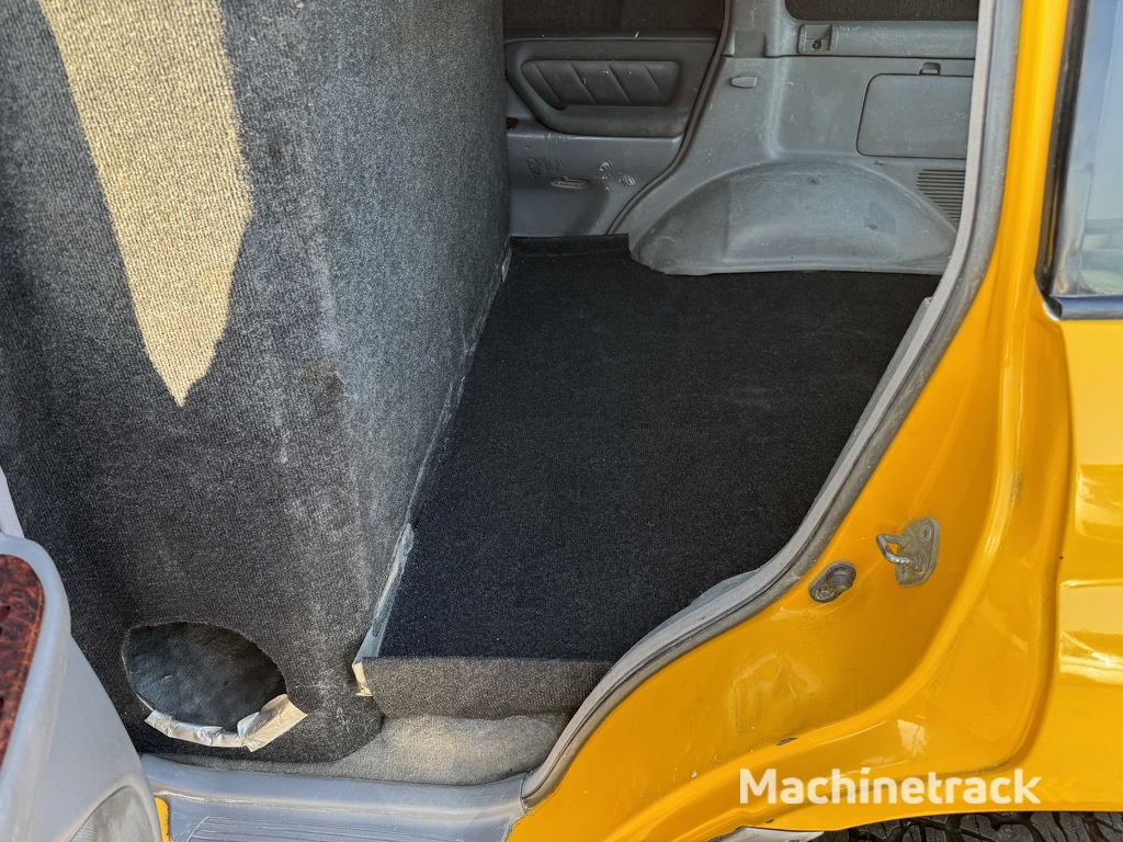 Toyota Landcruiser 100