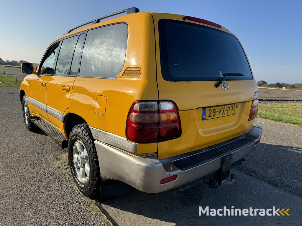 Toyota Landcruiser 100