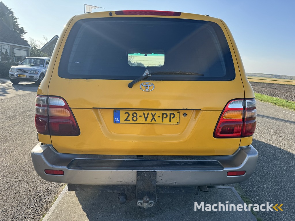 Toyota Landcruiser 100