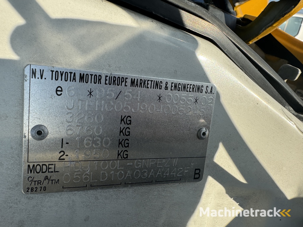 Toyota Landcruiser 100