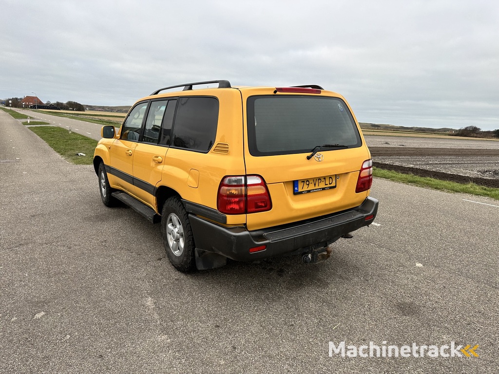 Toyota Landcruiser 100