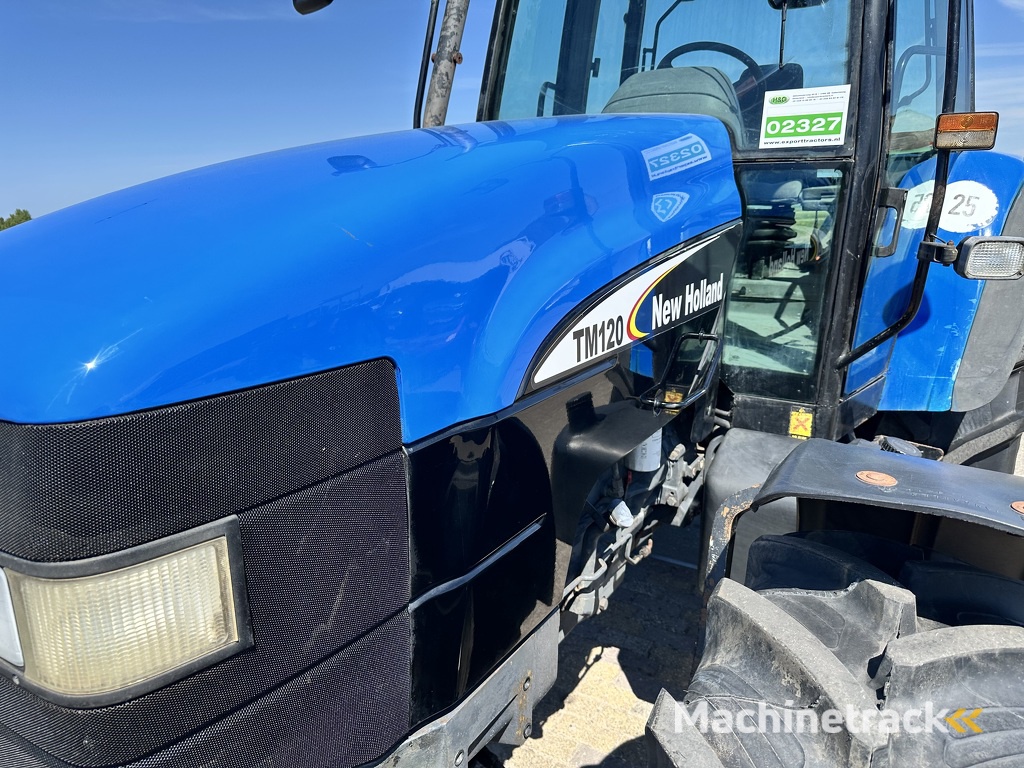 New Holland 8260