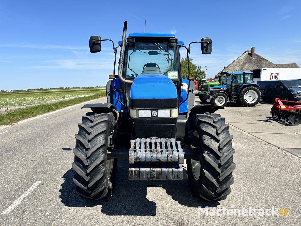 New Holland 8260