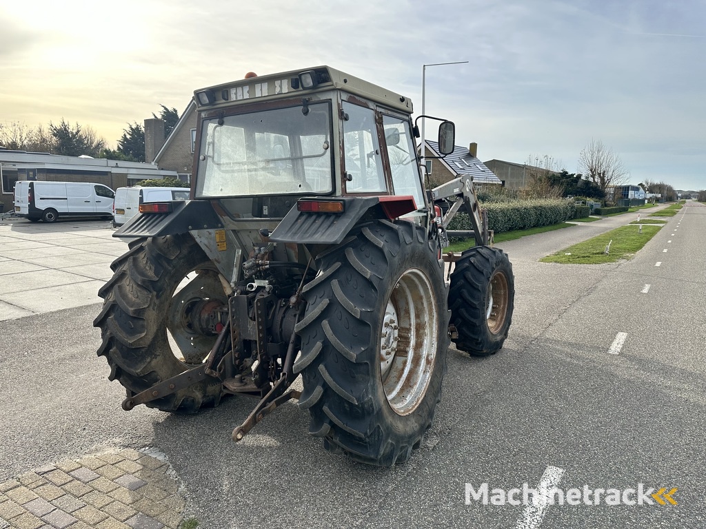 Massey Ferguson 375