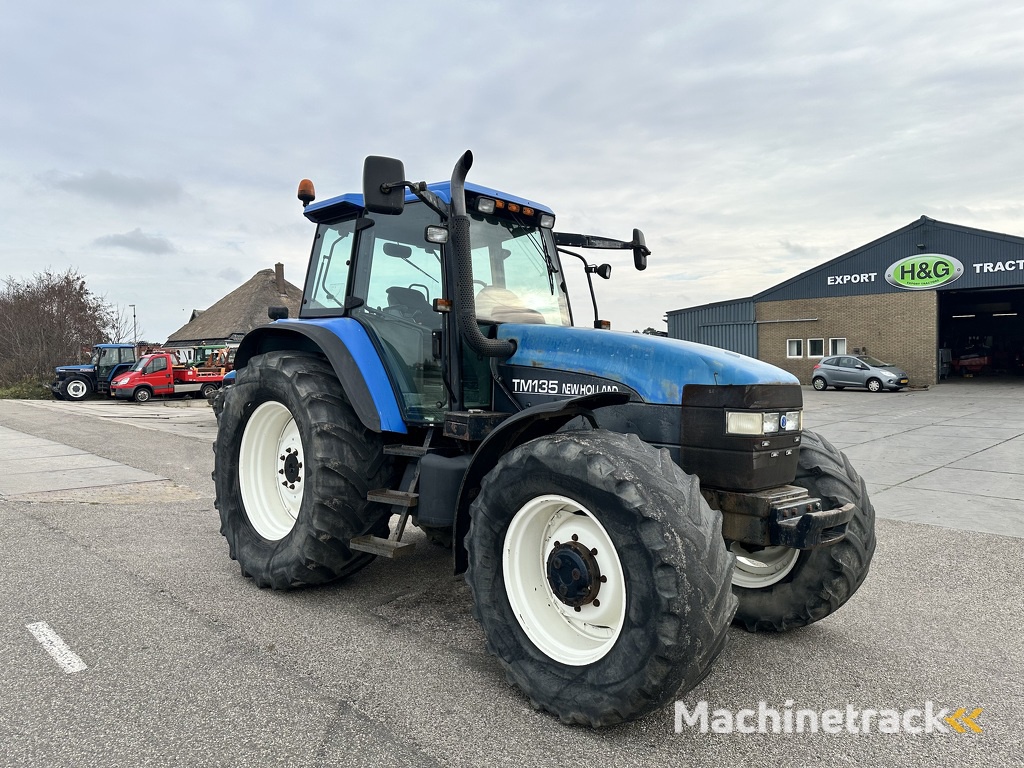New Holland TM 135