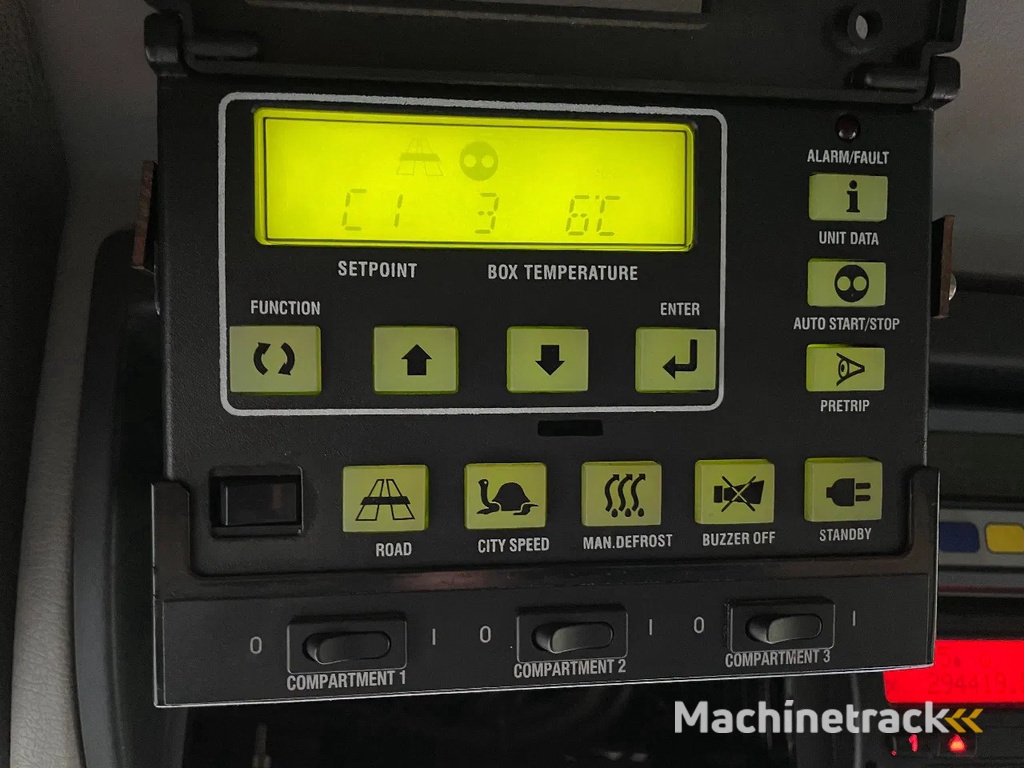 Renault Midlum 270 2010 chereau + carrier