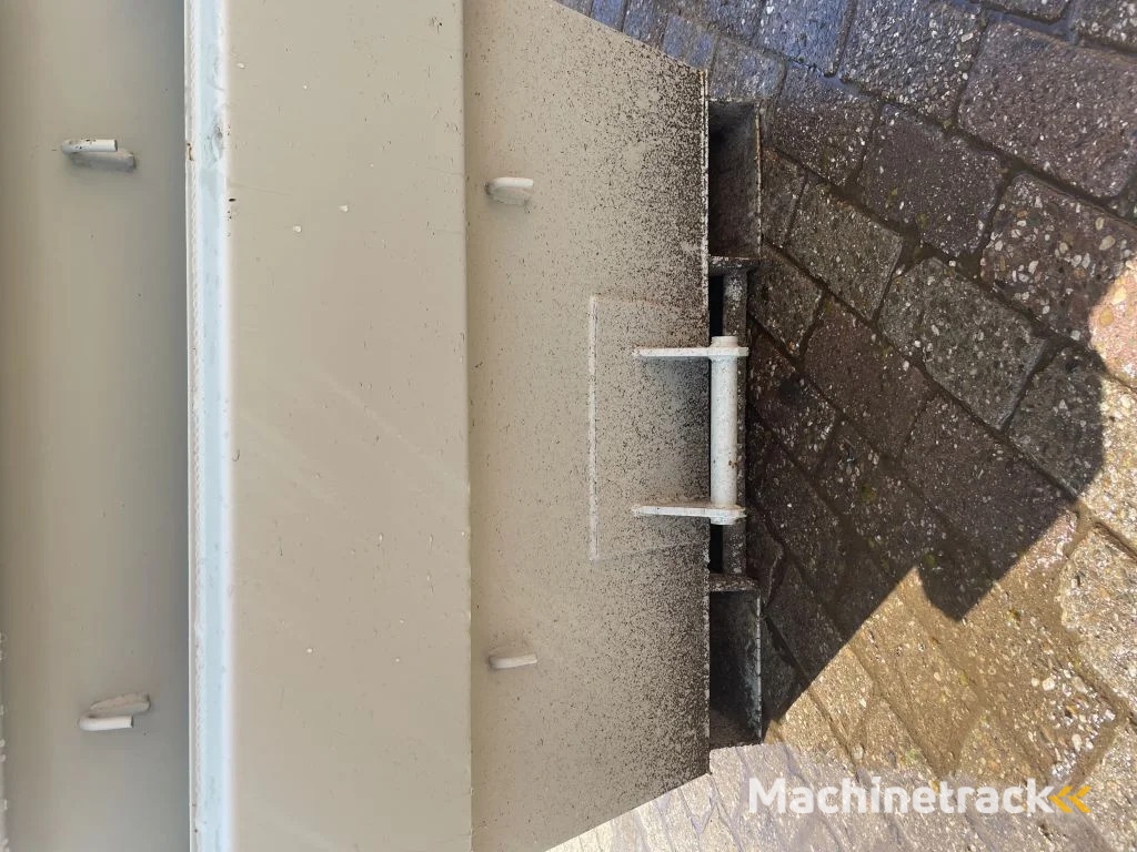 Diversen 2m3 Portaalcontainer zwaar gebouwd voorzien van hijsogen op voorraad