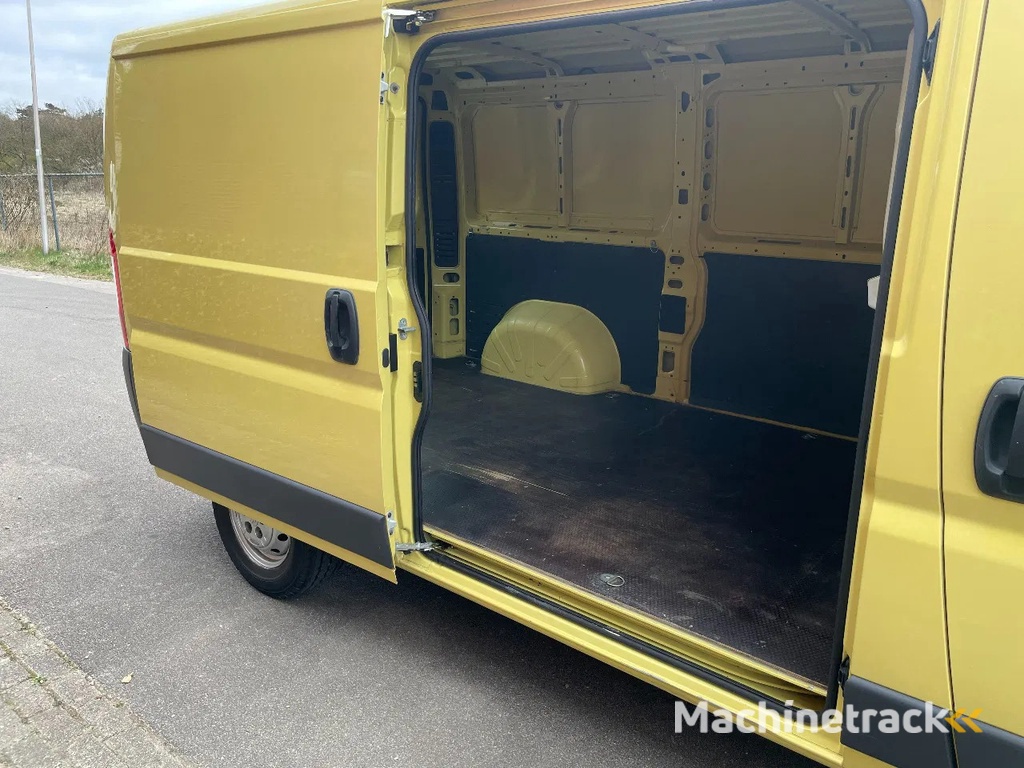 Peugeot Boxer 330