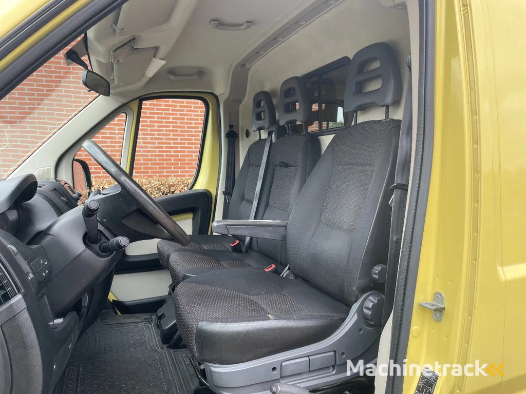 Peugeot Boxer 330