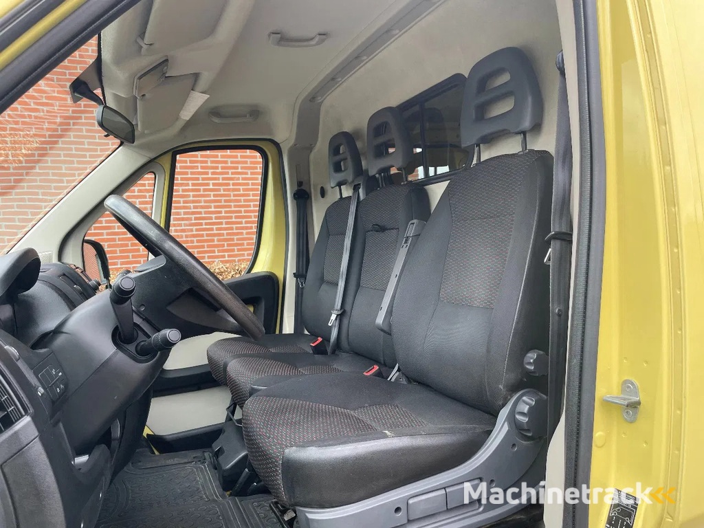 Peugeot Boxer 330