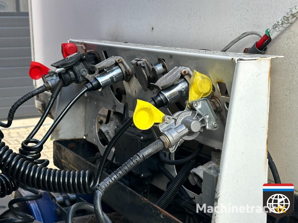 Krone SZR20 250x260 / NEW TYRES / TAILLIFT 3000 KG K1607