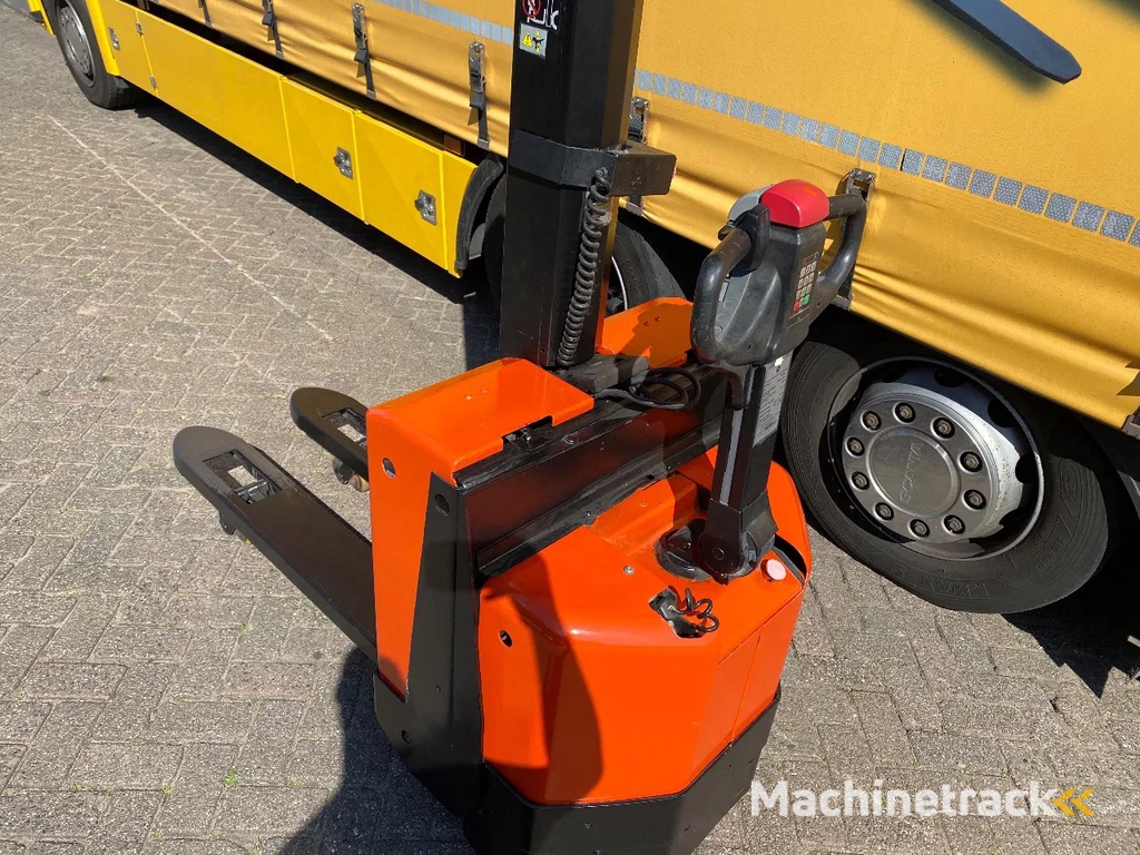 BT SWE080L 1600KG 1.58METER STAPELAAR / HEFTRUCK