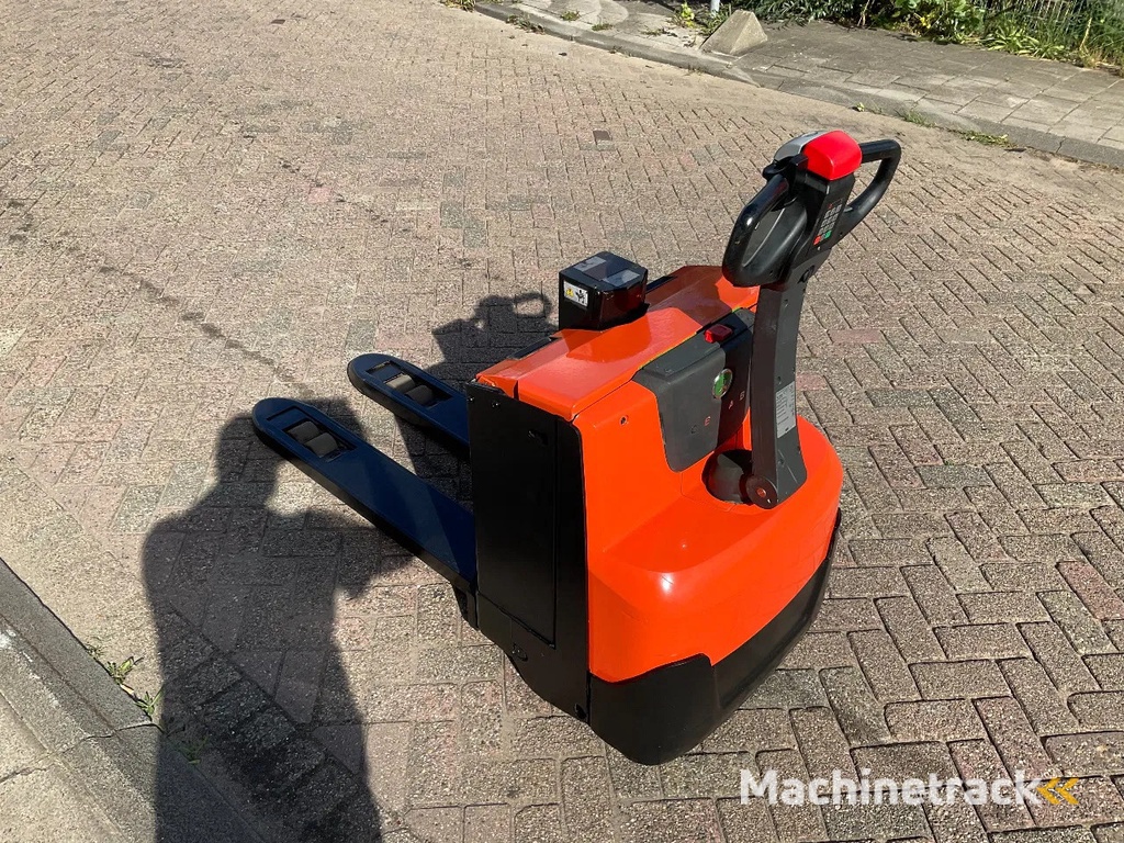 CESAB S208L 2000KG 65CM STAPELAAR / HEFTRUCK