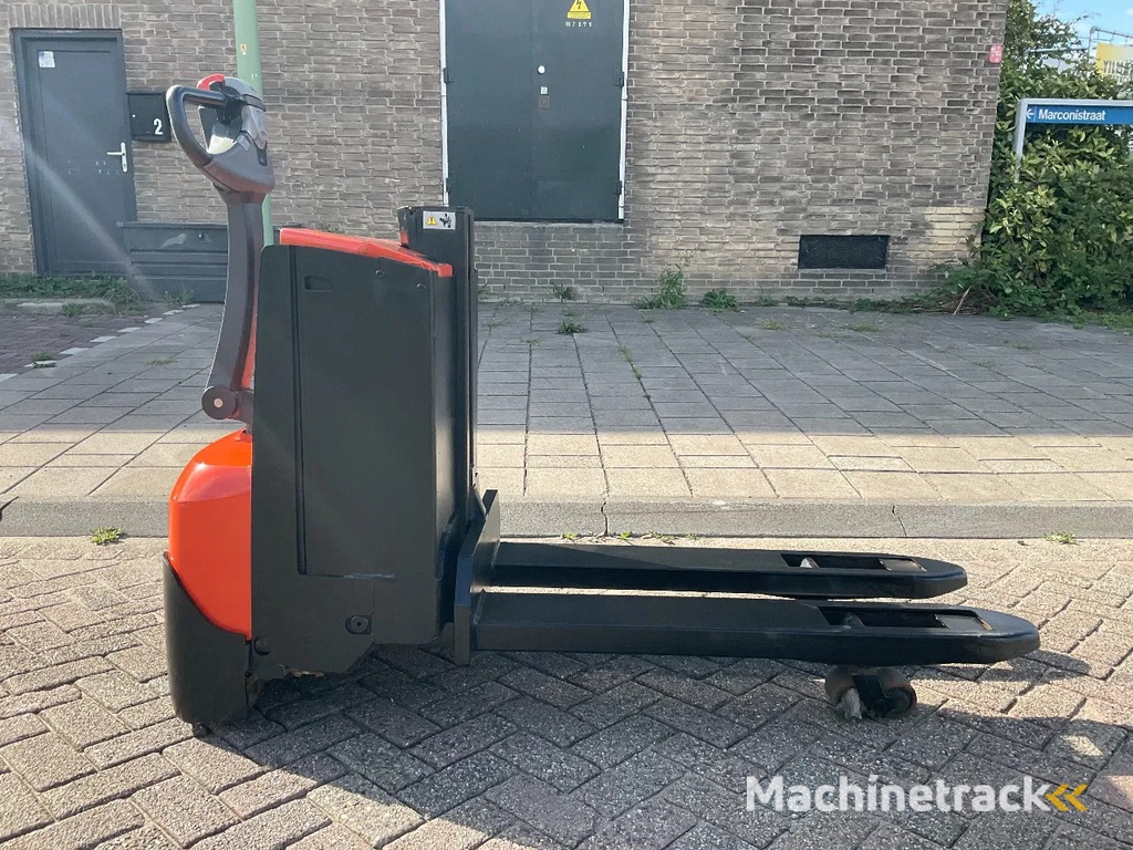 CESAB S208L 2000KG 65CM STAPELAAR / HEFTRUCK