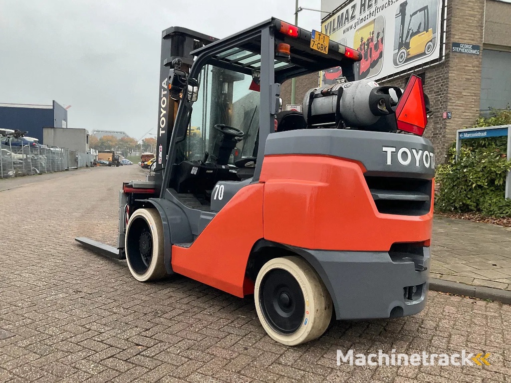 Toyota 8FBC70U 7000KG 3.30METER HEFTRUCK