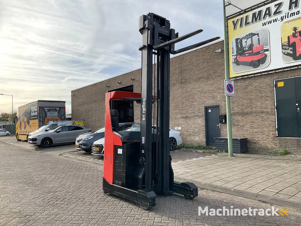 BT RRE160 1600KG 9.00METER REACHTRUCK / HEFTRUCK