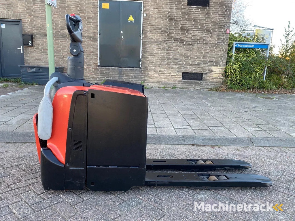 BT LPE250 2500KG PALLETWAGEN / HEFTRUCK