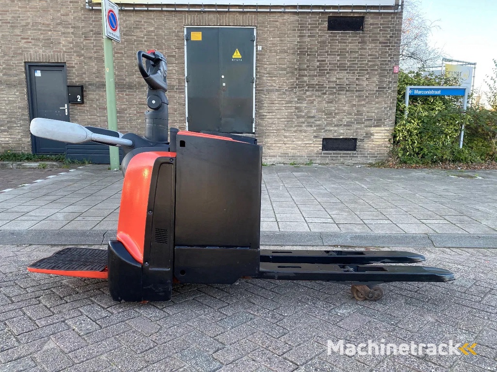 BT LPE250 2500KG PALLETWAGEN / HEFTRUCK