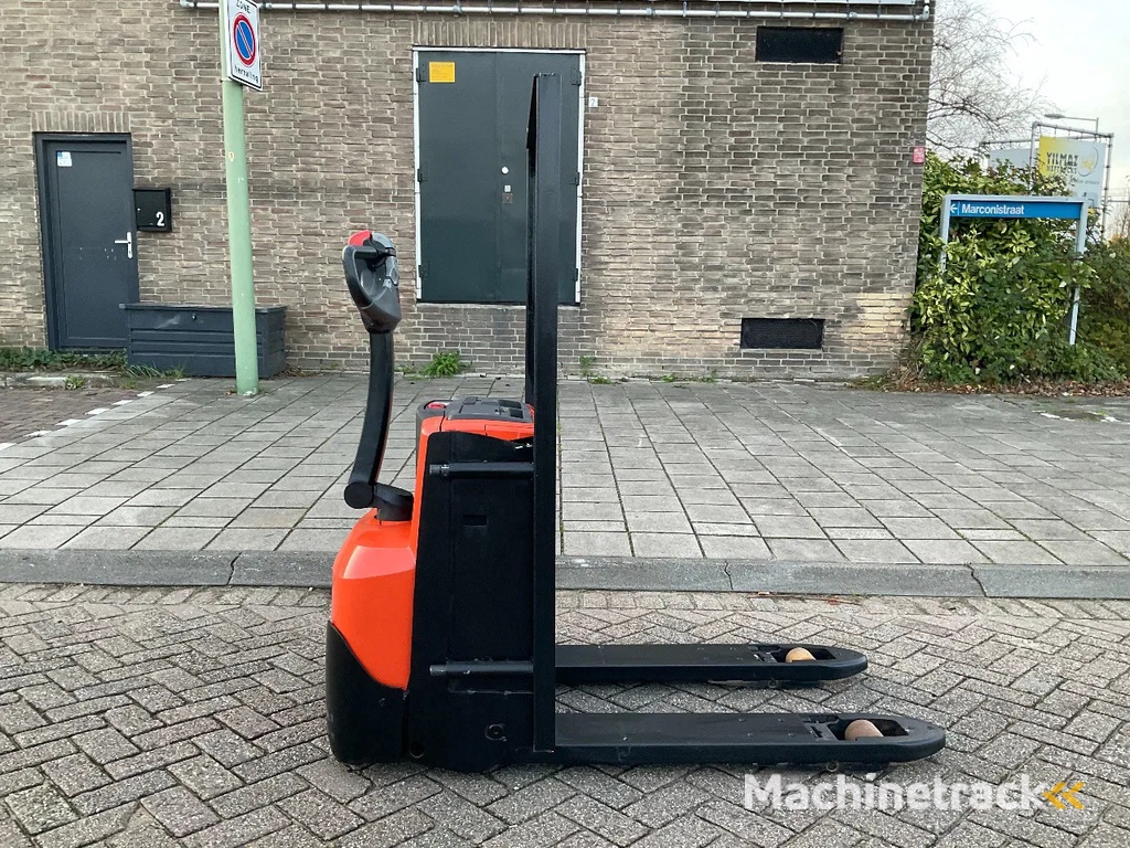 BT LWE180 1800KG BREED PALLETWAGEN / HEFTRUCK