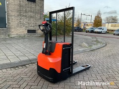 bt-lwe180-1800kg-breed-palletwagen---heftruck