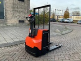 Minituur van BT LWE180 1800KG BREED PALLETWAGEN / HEFTRUCK