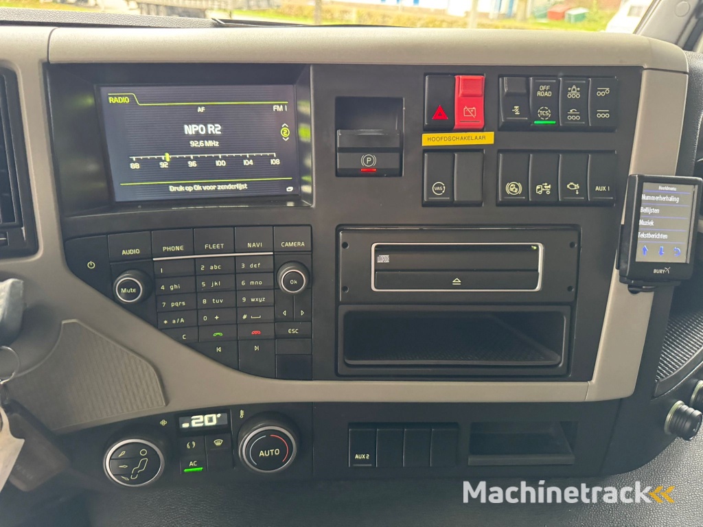 VolvoFM 410 / 8X4 / I-Shift / ADR / Tridem / TUV: 6-2026 / NL Truck