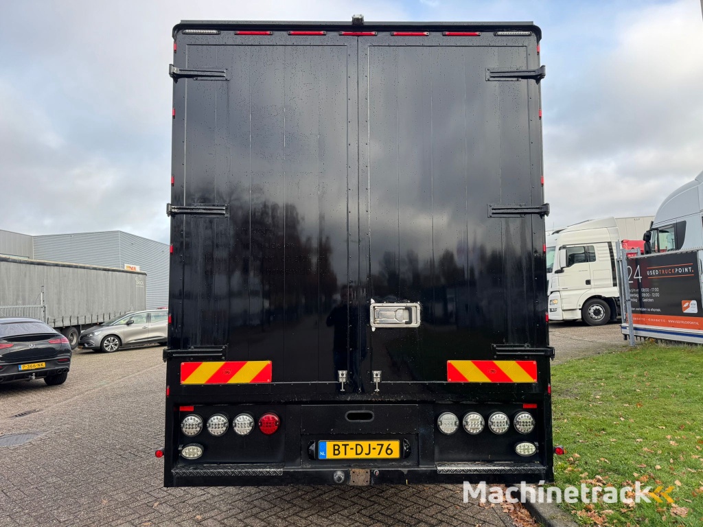 Mercedes-BenzATEGO 818 / 228.000..KM!! / Sleeping Cab / TUV: 7-2026 / NL Truck