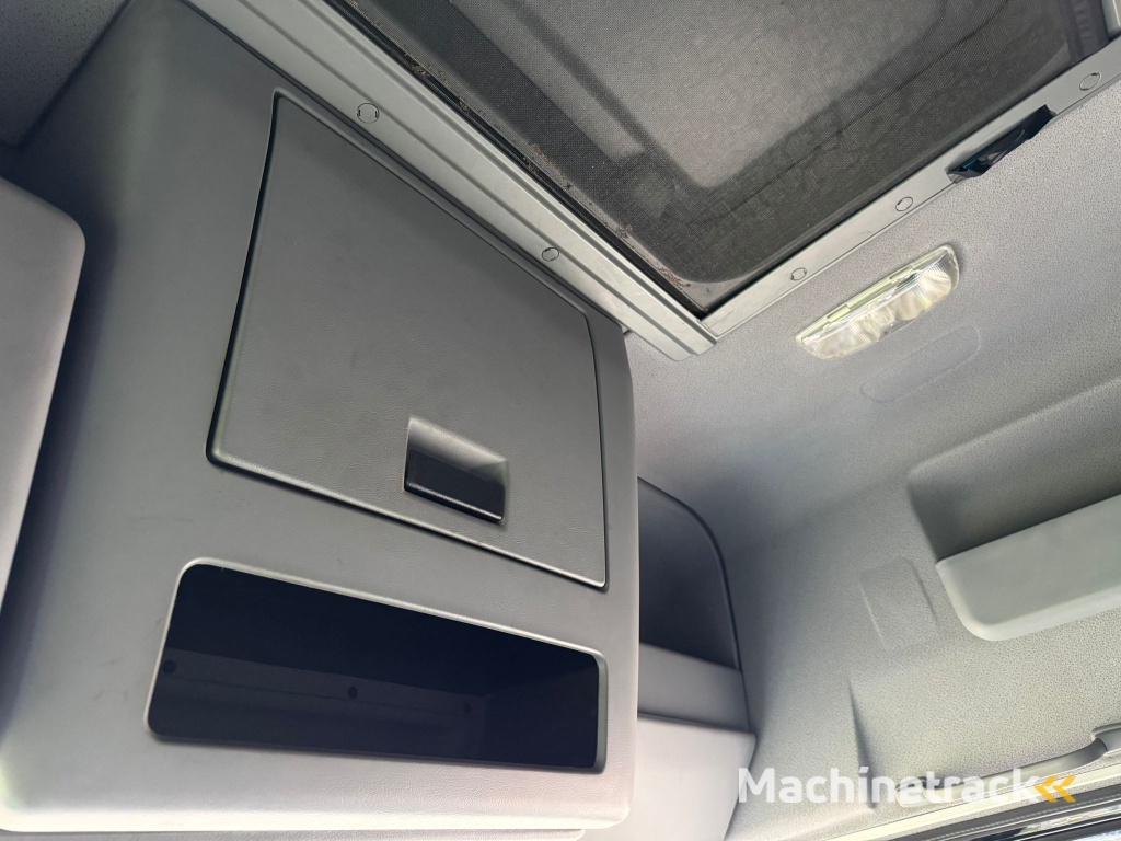 Mercedes-BenzATEGO 818 / 228.000..KM!! / Sleeping Cab / TUV: 7-2026 / NL Truck