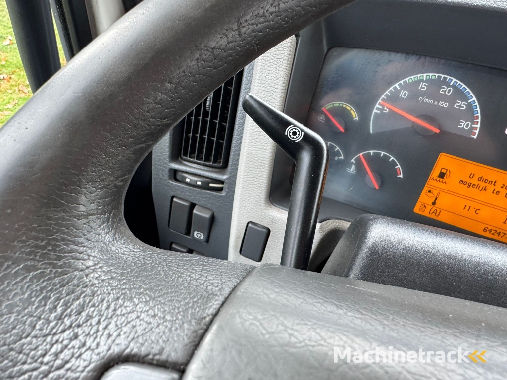 VolvoFL 240 / 6 Cylinder / 18 Tons / Manual / Tail Lift / TUV:12-2025 / NL Truck