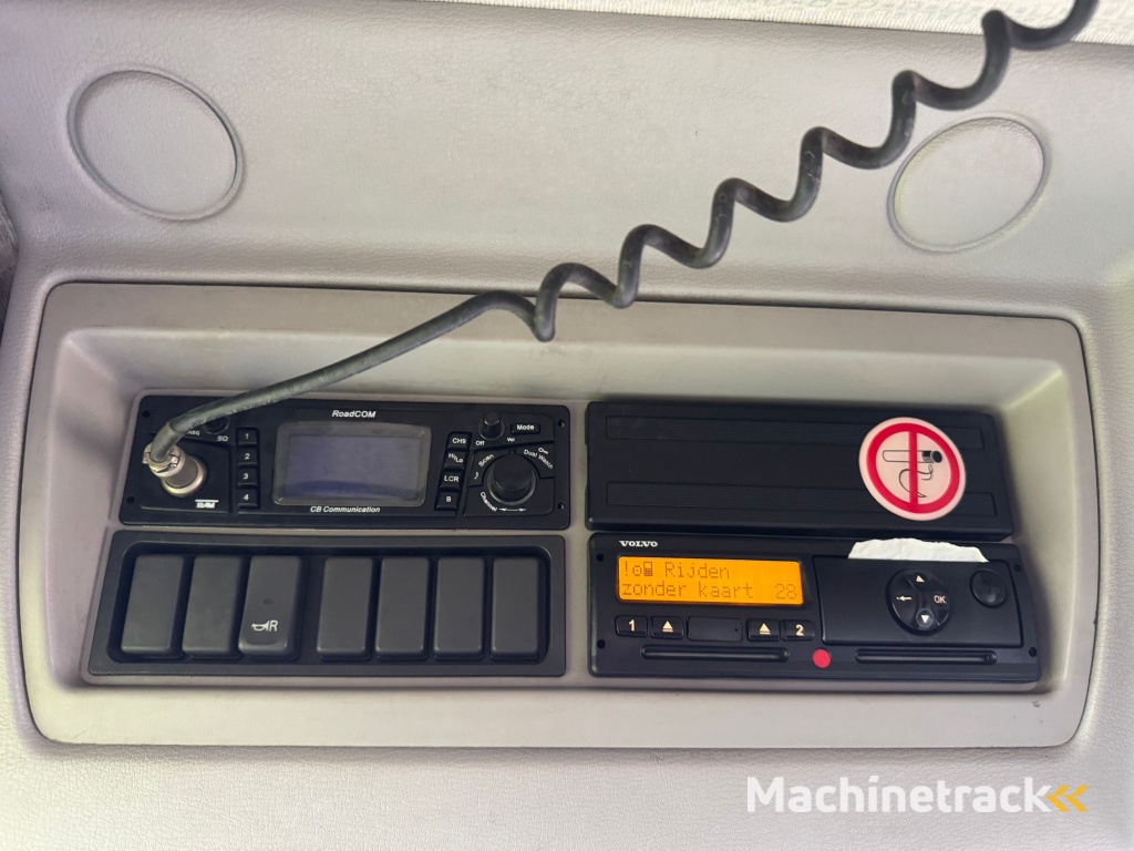 VolvoFL 240 / 6 Cylinder / 18 Tons / Manual / Tail Lift / TUV:12-2025 / NL Truck