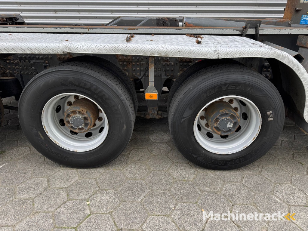 VolvoFH 500 / 8X4 / Palfinger S260Z96 / VDL Hook / NL Truck