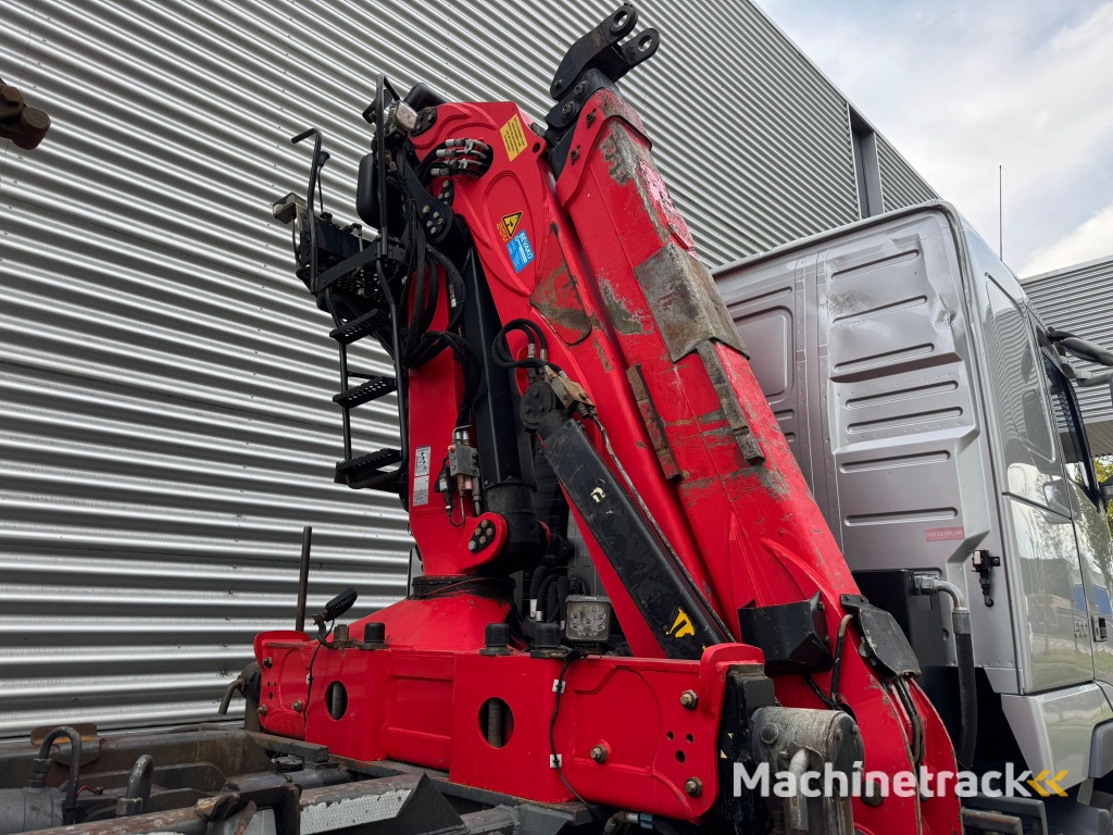 VolvoFH 500 / 8X4 / Palfinger S260Z96 / VDL Hook / NL Truck