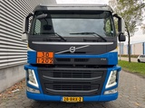 Minituur van VolvoFM 410 / 8X4 / I-Shift / ADR / Tridem / TUV: 6-2026 / NL Truck