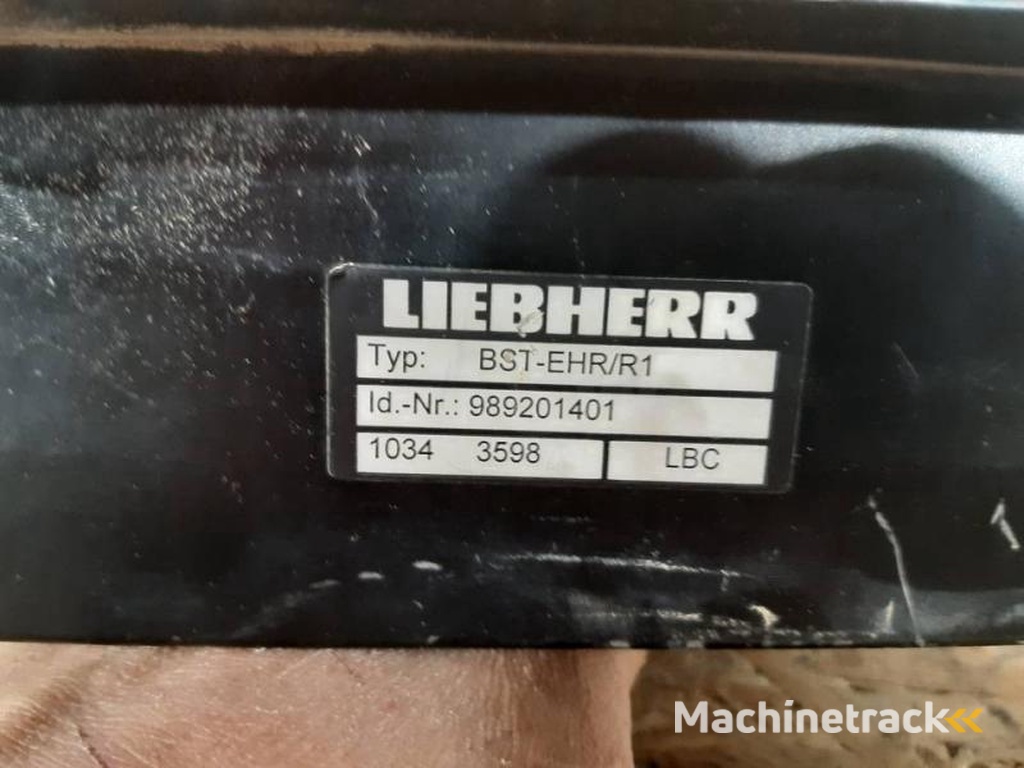Liebherr R904