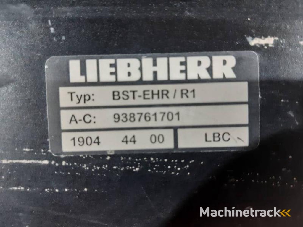 Liebherr R944