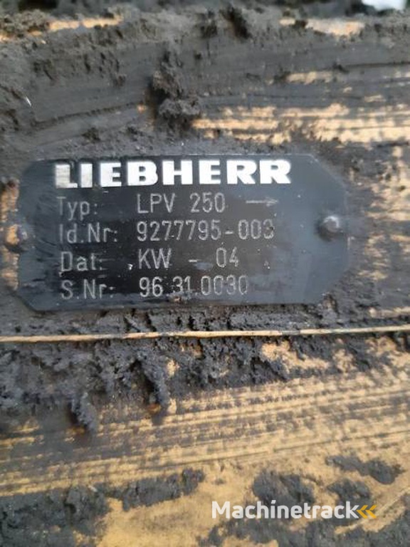 Liebherr R974