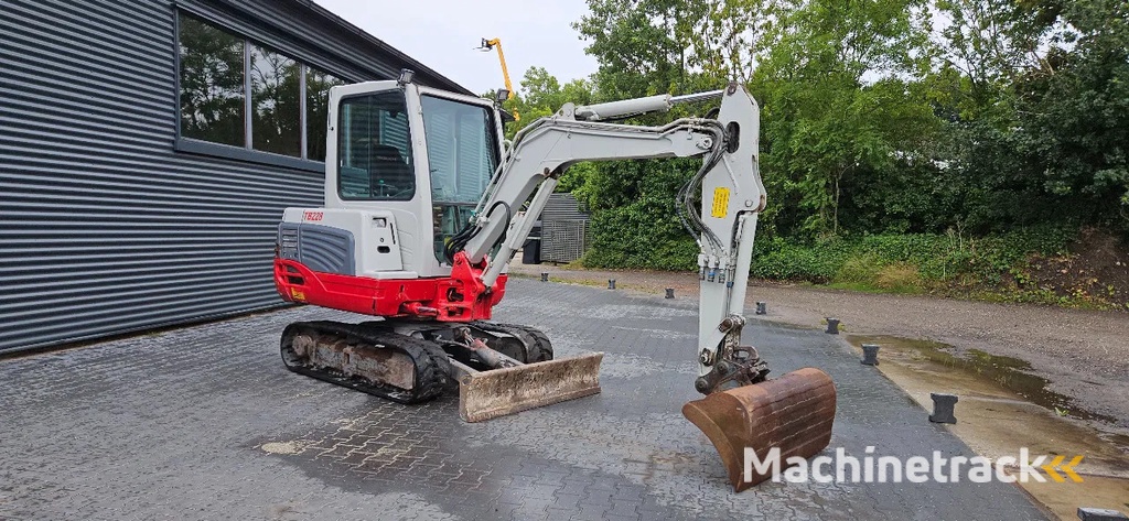 Takeuchi TB228