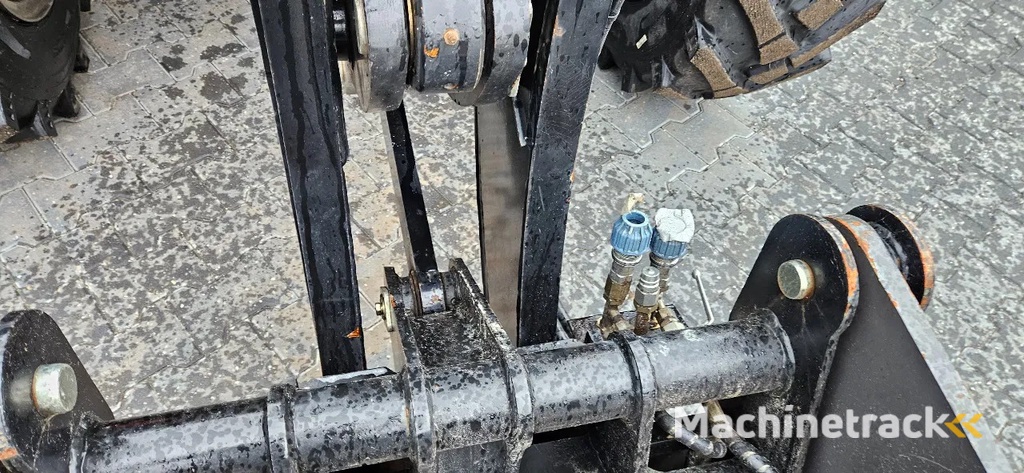 Wolf WL 825 telescopic loader