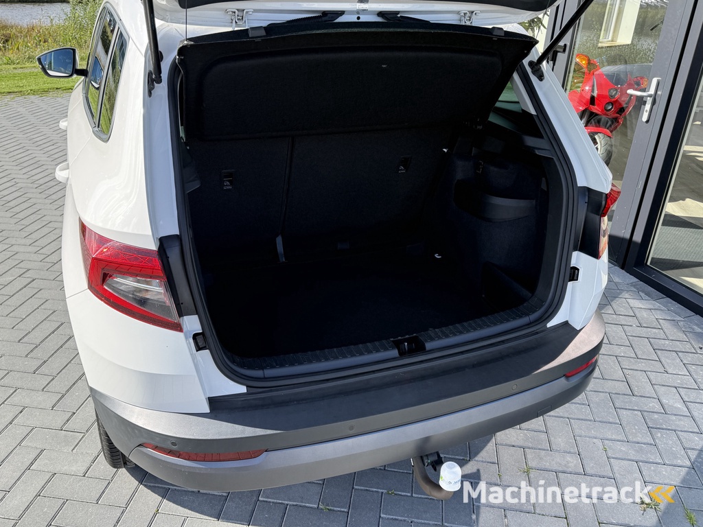 ŠKODA Karoq 1.0 TSI Amb. Bns Verw. Sportstoelen | Trekhaak | PDC