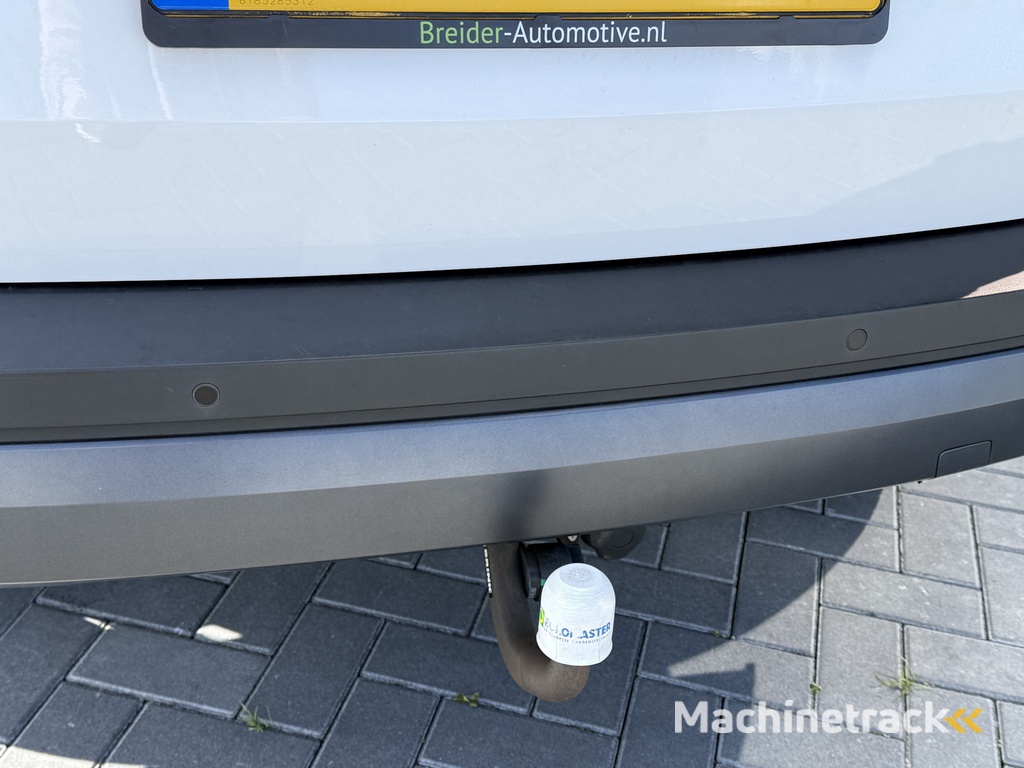 ŠKODA Karoq 1.0 TSI Amb. Bns Verw. Sportstoelen | Trekhaak | PDC