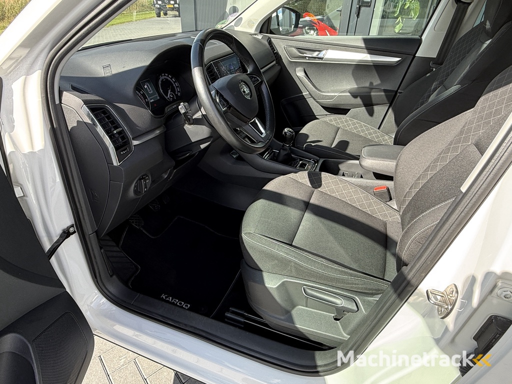 ŠKODA Karoq 1.0 TSI Amb. Bns Verw. Sportstoelen | Trekhaak | PDC