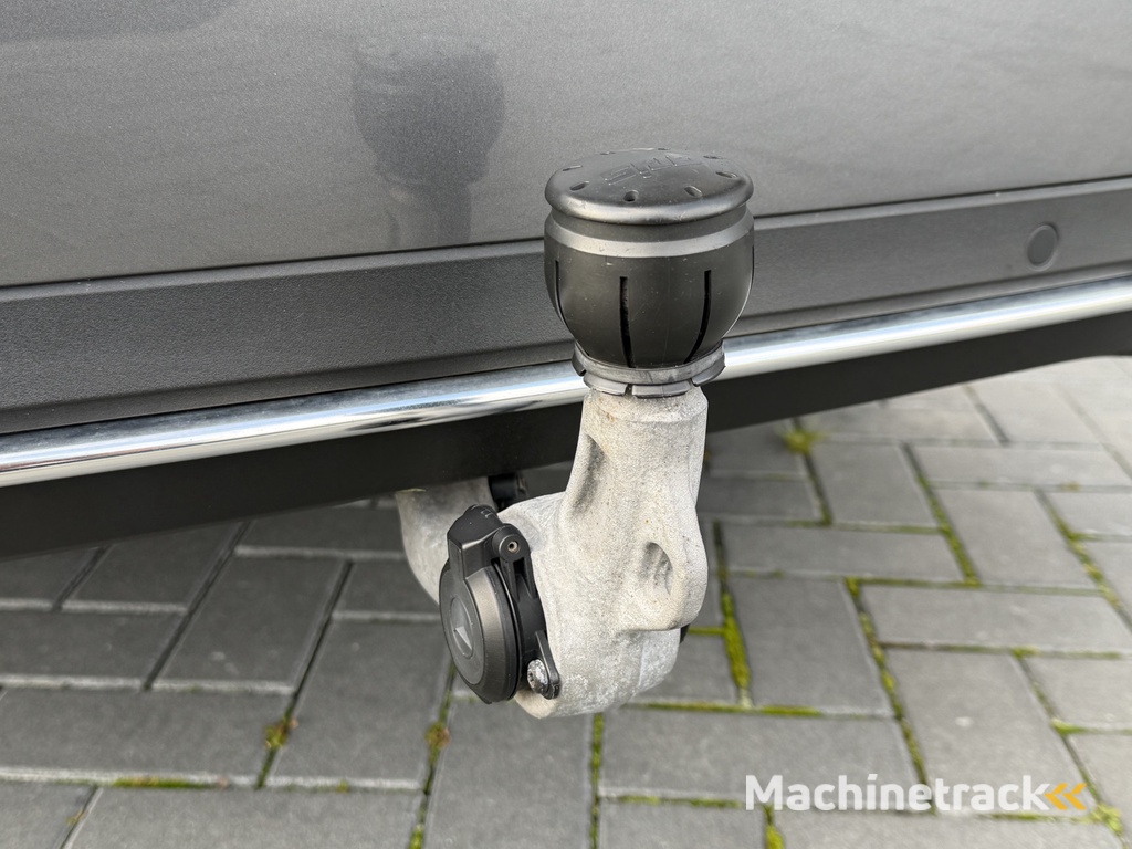 Mercedes-Benz C-klasse Estate 200 Premium Plus Verw. stoelen | Trekhaak | Nwe Onderhoud & APK