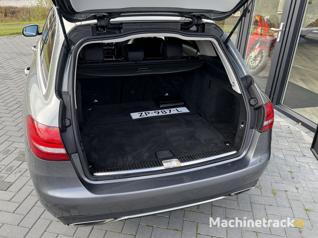 Mercedes-Benz C-klasse Estate 200 Premium Plus Verw. stoelen | Trekhaak | Nwe Onderhoud & APK