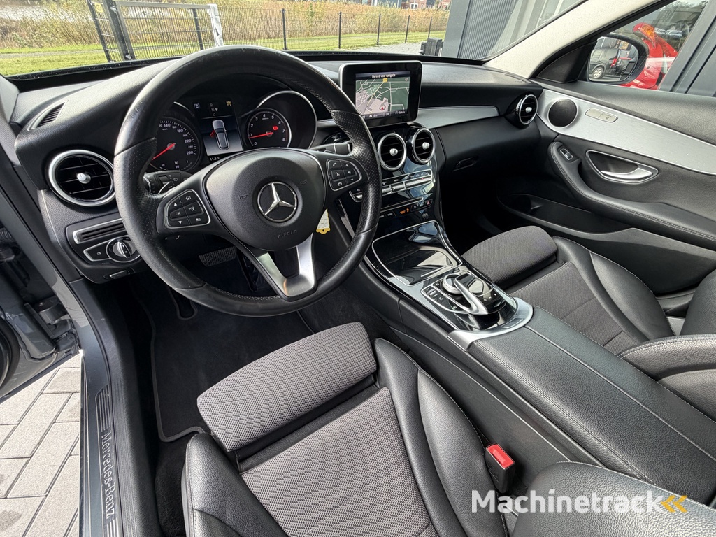 Mercedes-Benz C-klasse Estate 200 Premium Plus Verw. stoelen | Trekhaak | Nwe Onderhoud & APK